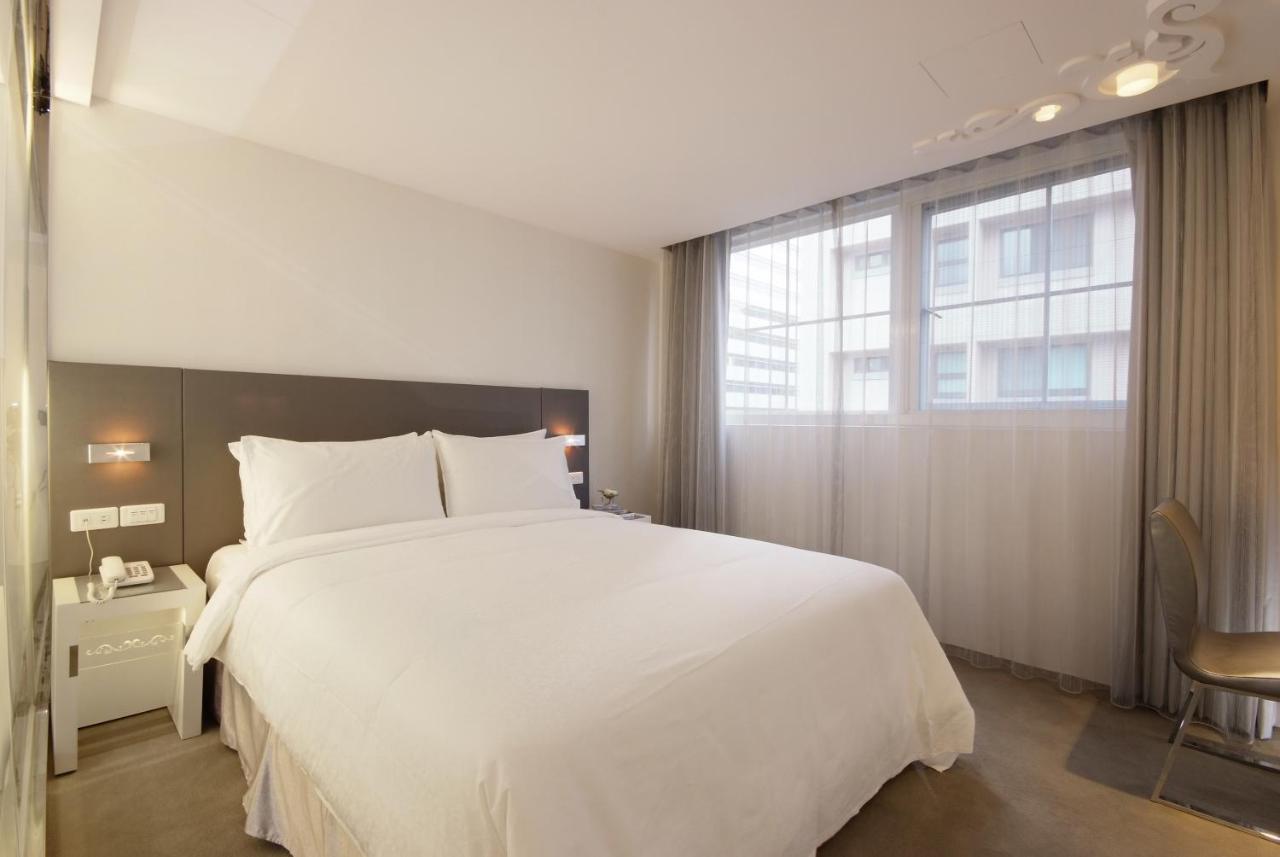 Forward Hotel Taipei Nangang Exterior photo