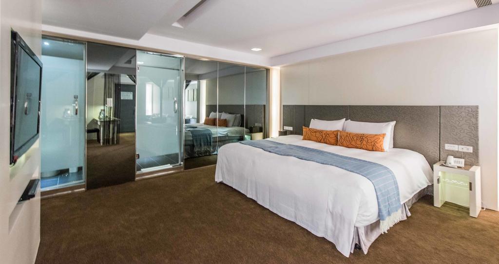 Forward Hotel Taipei Nangang Exterior photo